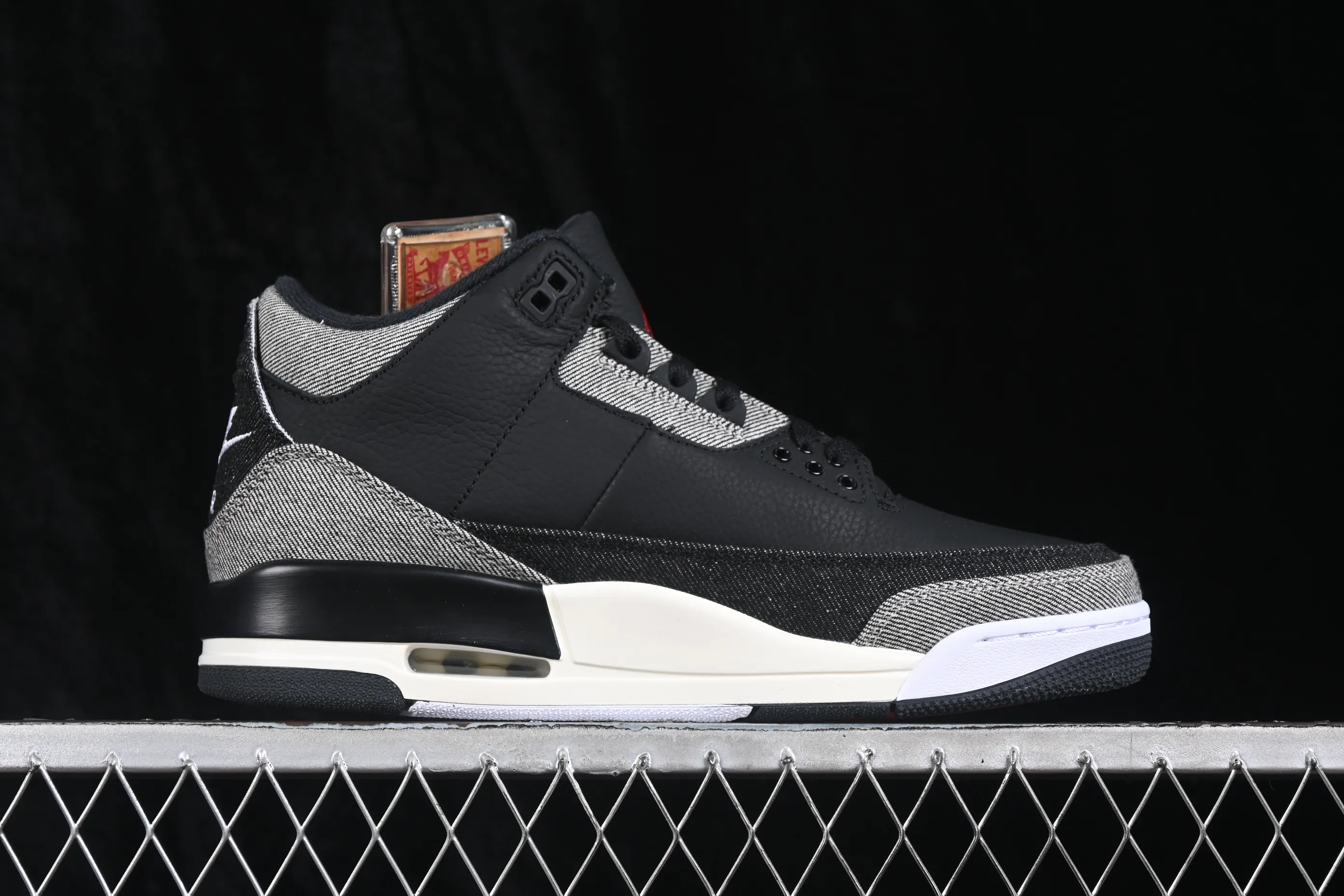 All categories Air Jordan Jordan series basketball shoes Air Jordan 3 Levi's x Air Jordan 3 "Black Denim" AJ3 Joe 3 Black Denim IR0914-400